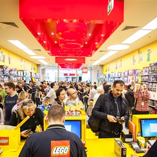 LEGO® Store Show - Galéria - Lego Store® Allee boltnyitás